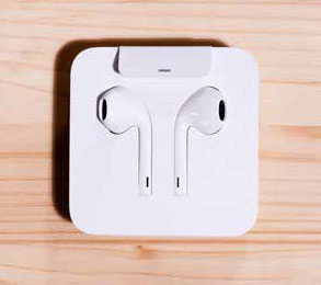 Apple Air Pods en su estuche