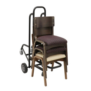 Carrello impilabile con sedia in legno caricato, parte anteriore 45
