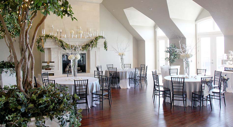 Round ABS Tables with linens