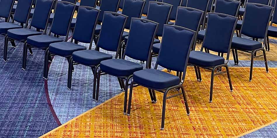 Como escolher o estilo certo de almofada para o local do seu evento