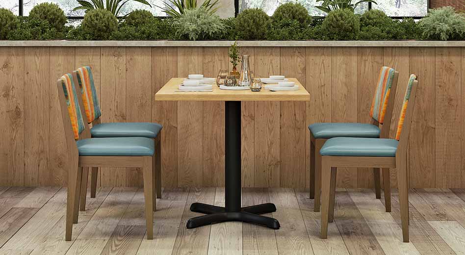 A cadeira Vista em um ambiente de restaurante minimalista e pitoresco