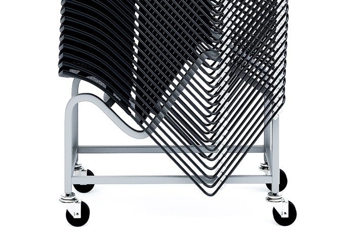 Las sillas HD Premier apiladas en un carrito